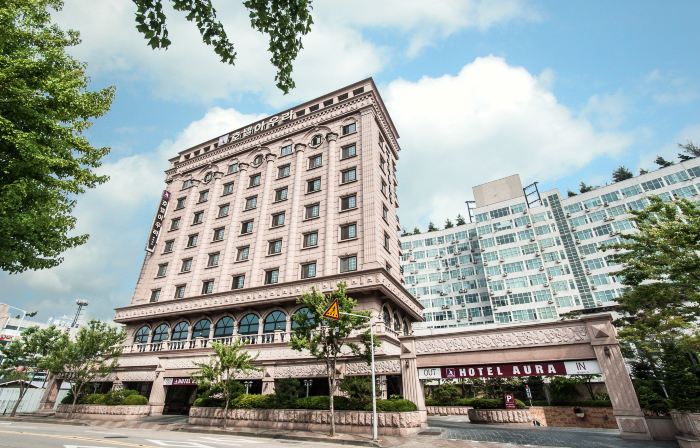 Aura Tourist Hotel