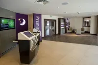 Perth City Centre Hotels in Скон