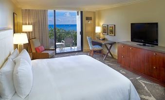 Hilton Hawaiian Village Waikiki Beach Resort