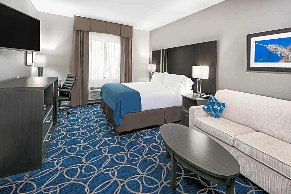 Holiday Inn Express and Suites Houston North - IAH Area, an Ihg Hotel