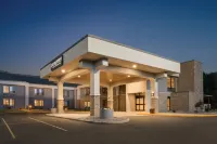Country Inn & Suites by Radisson, la Crosse, WI Hotels in 