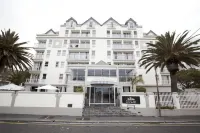 The Bantry Aparthotel by Totalstay Hotel dekat Table Mountain