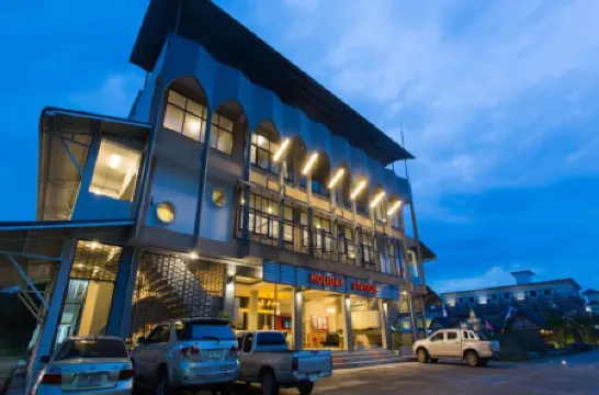 Holiday Station Hostel