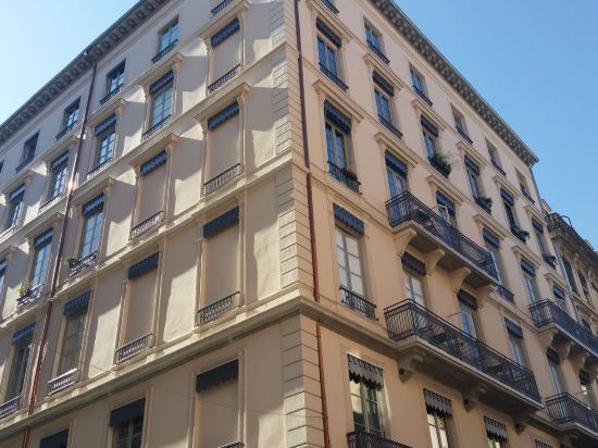 Hotels Near Le Chat Perche In Lyon 21 Hotels Trip Com