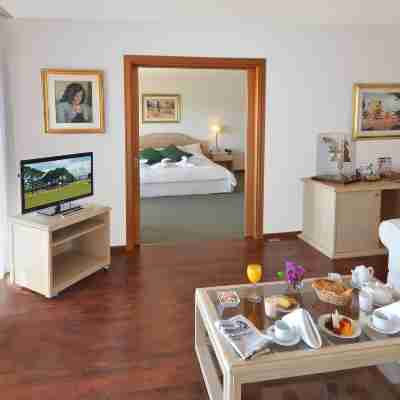 Hotel del Lago Golf & Art Resort Rooms