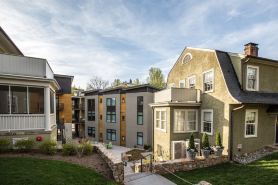 Oakhurst Inn at the University