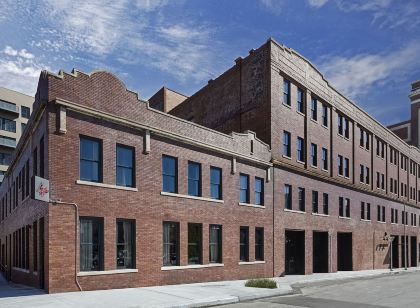 Crossroads Hotel