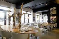 Banks Antwerp Hotels in Antwerpen