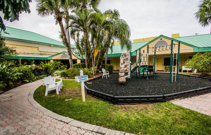 Beachside Hotel & Suites
