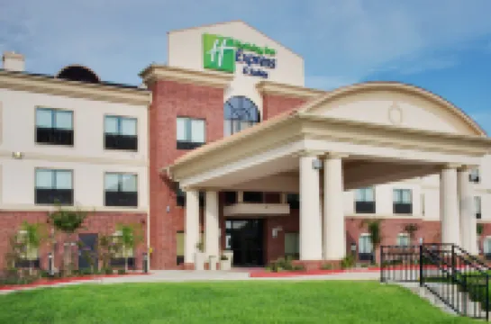 Holiday Inn Express & Suites SEALY by IHG