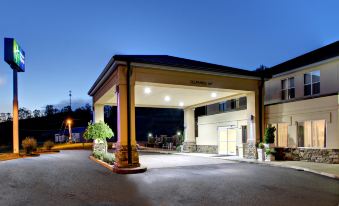 Holiday Inn Express Hurricane Mills (Waverly)