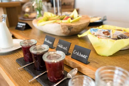 Hotel Zur Sonne Gmbh Отели рядом с достопримечательностью «Barfußpark Hechingen»