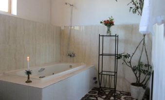 Casona Patrimonial Cobquecura Hotel Boutique - Housity