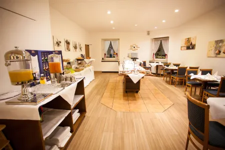 Sure Hotel by Best Western Ambassador Düsseldorf Отели рядом с достопримечательностью «Stadtmuseum»