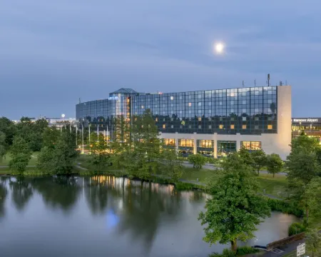 มารีทิม แอร์พอร์ตโฮเทล ฮันโนเฟอร์ โรงแรมในLangenhagen