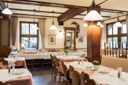 Gasthaus Zum Specht Отели в г. Зайлауф