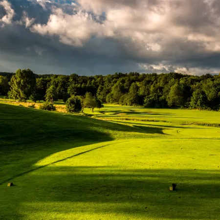 Golf Course Bonn Отели рядом с достопримечательностью «Хольцлар»