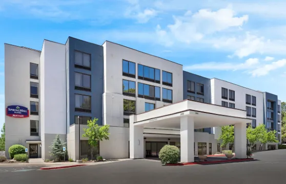 費拉格爾斯塔夫萬豪SpringHill酒店