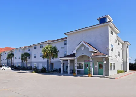 Americas Best Value Inn and Suites Winnie