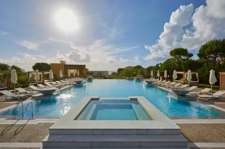 The Westin Resort, Costa Navarino Отели в г. Nestor