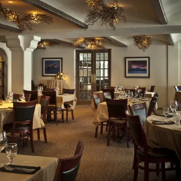 Knob Hill Inn