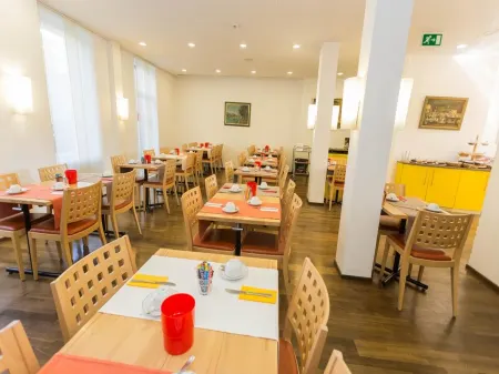 Becozy Self Check-in Pop-up Hotel Basel