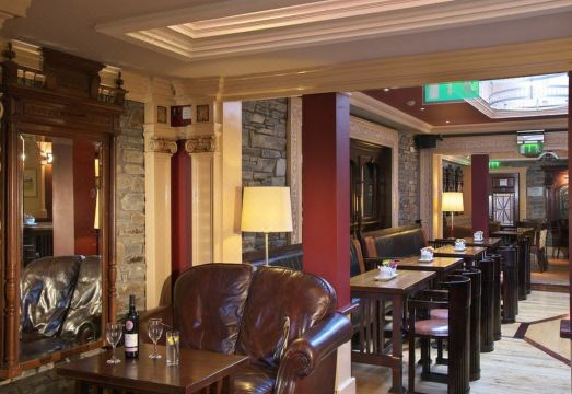 캐슬 호텔 매크룸의 다이닝 홀