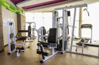 The Exchange Regency Residence Hotel Manila Managed by HII - Gym