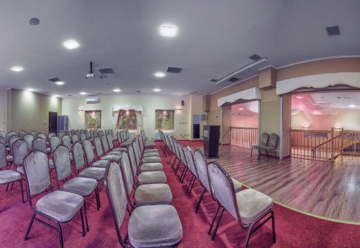 4. 호텔 니엠차 비..