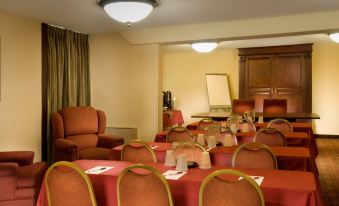 Comfort Inn & Suites Evansville Airport