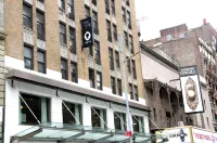 The Time New York Các khách sạn gần Boricua College