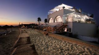 golden-beach-guest-house-and-rooftop-bar