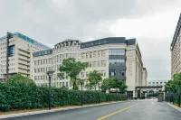 Atour Hotel (Shanghai Hongqiao National Convention & Exhibition Center, Minbei Road) Hotels near Anji Xiaohua Vegetable Market Jiwang Directly Sales Store