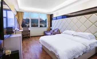 Baise Jujia Bianjie Hotel (Debao Aiqun Plaza)