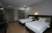 Dangau Resort Singkawang Hotels in Pasiran