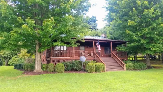 Cainey_Hollow_Log_Cabin