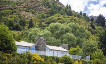 Riverview Retreat Holiday Home by MajorDomo