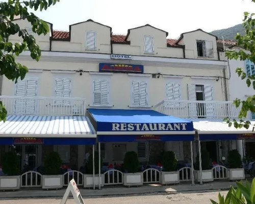Guesthouse Aurora Hotels in Trpanj