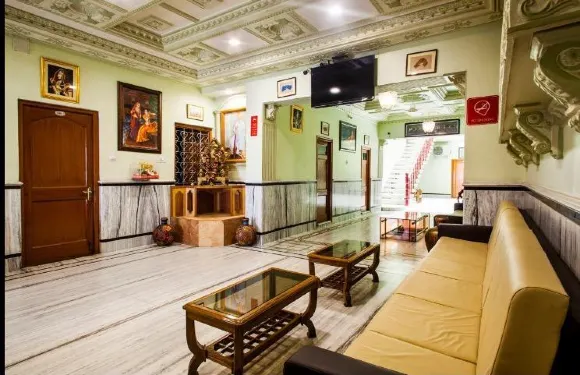 巴拉特尼瓦斯酒店