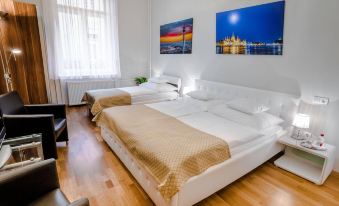 Anabelle Bed and Budapest