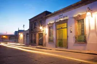 Casa Jose Maria Hotels near Palace of Justice