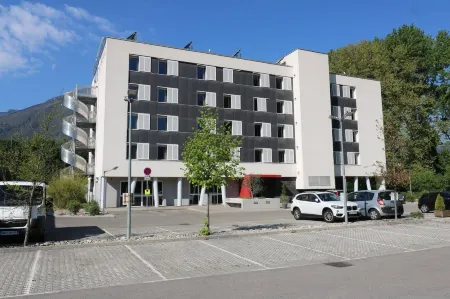 Ekho Hotel Grenoble Nord Saint Egrève Отели в г. Сент-Эгрев