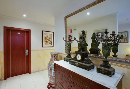 Hostal Forum Отели в г. Альто-Гвадалькивир