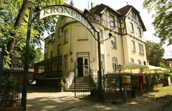 克昂浦日恩茲酒店