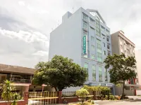 Hotel 81 Lucky Hotels near HDB Geylang Branch