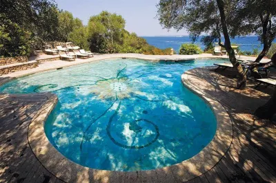 Hotel Capo d'Orso Thalasso & Spa فنادق في بالاو