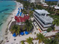 Chichis and Charlies Beachfront