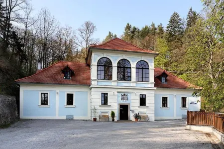 Penzion Zamecka Zahrada Отели в г. Cerna v Posumavi