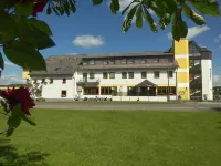 Hotel Schoos Hotels near Kapelle St. Apollonius