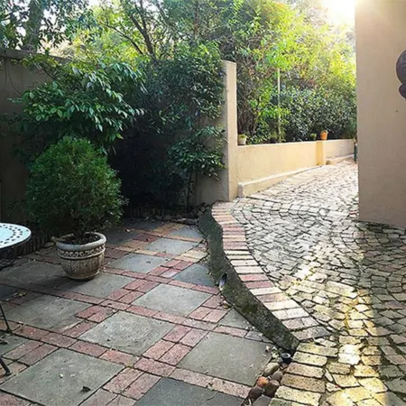 PepperTree Guest House & Apartments Отели рядом с достопримечательностью «Ривония»